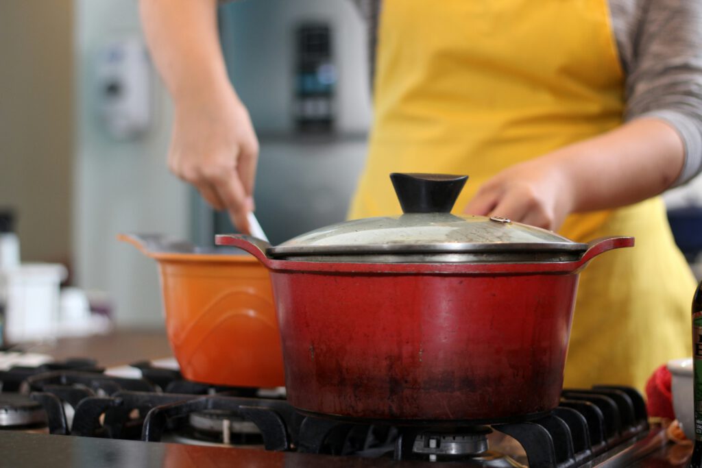 Energiesparend kochen kannst du ganz einfach, indem du Restwärme nutzt